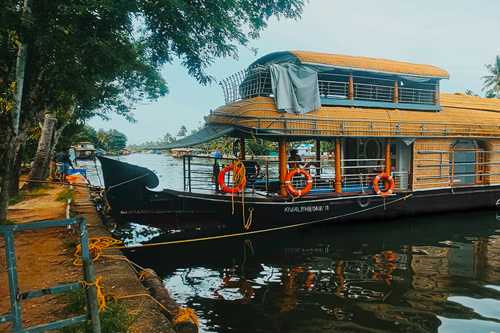 WaterWheel Houseboats