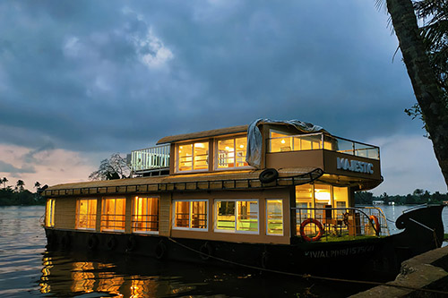 WaterWheel Houseboats