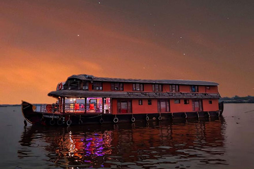 WaterWheel Houseboats